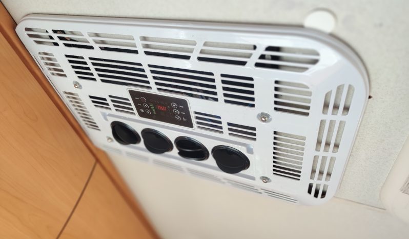 
								TRIGANO CHALLENGER VDL PERFILADA CAMA FRANCESA + A.A. 12 VOLTS lleno									