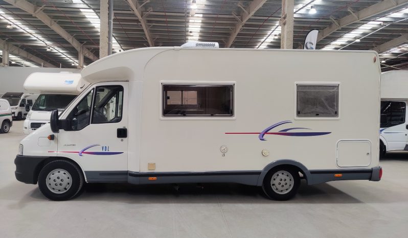 
								TRIGANO CHALLENGER VDL PERFILADA CAMA FRANCESA + A.A. 12 VOLTS lleno									