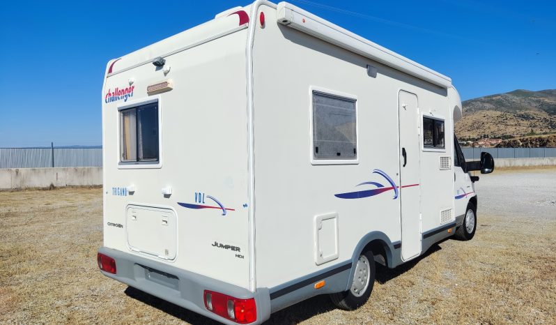
								TRIGANO CHALLENGER VDL PERFILADA CAMA FRANCESA + A.A. 12 VOLTS lleno									