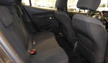 
									Peugeot 2008 Active 100 CV gasolina lleno								