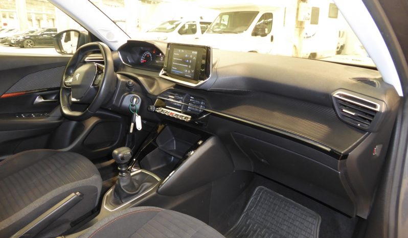 
								Peugeot 2008 Active 100 CV gasolina lleno									