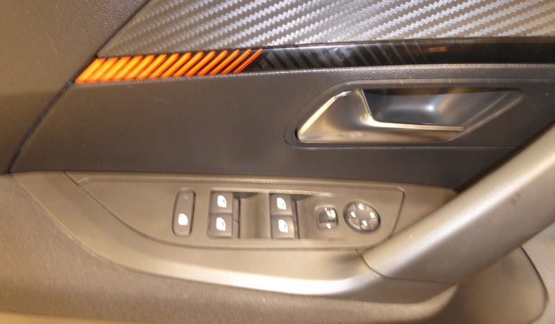 
								Peugeot 2008 Active 100 CV gasolina lleno									