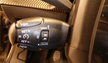 
									Peugeot 2008 Active 100 CV gasolina lleno								