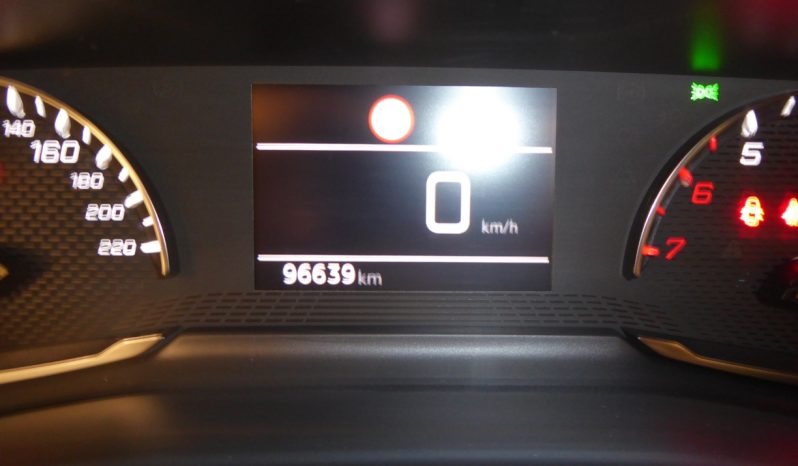
								Peugeot 2008 Active 100 CV gasolina lleno									