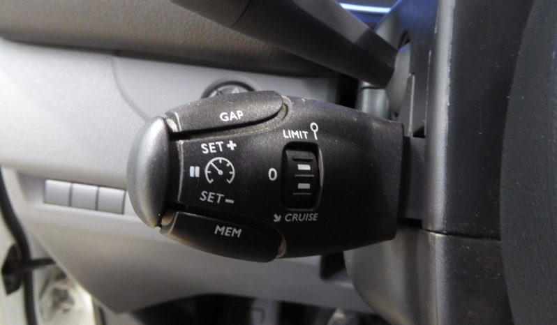 
								Peugeot Expert Furgon BlueHDi 100CV long lleno									