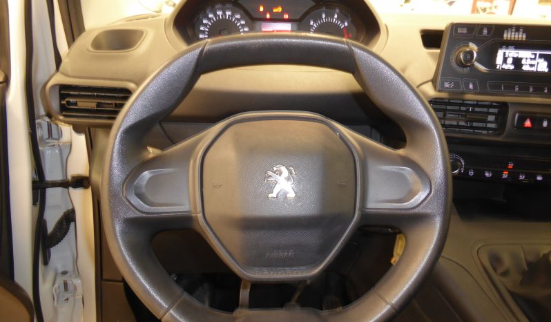 
								PEUGEOT Partner BlueHDi 100 CV lleno									