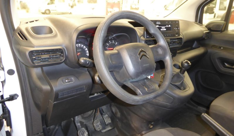 
								CITROEN BERLINGO Talla M BlueHDi 75 CV CONTROL lleno									