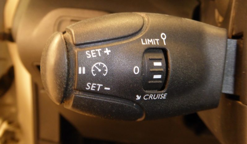 
								CITROEN BERLINGO Talla M BlueHDi 75 CV CONTROL lleno									