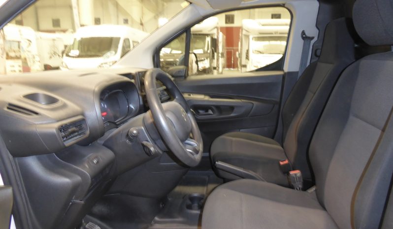 
								CITROEN BERLINGO Talla M BlueHDi 75 CV CONTROL lleno									