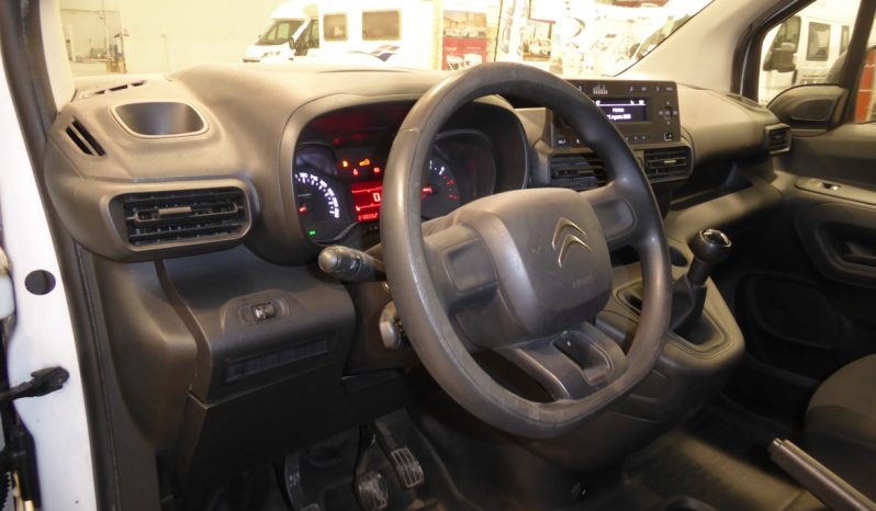 
								CITROEN BERLINGO Talla M BlueHDi 75 CV CONTROL lleno									