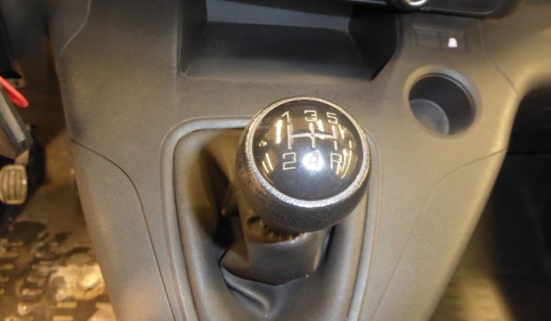
								CITROEN BERLINGO Talla M BlueHDi 75 CV CONTROL lleno									