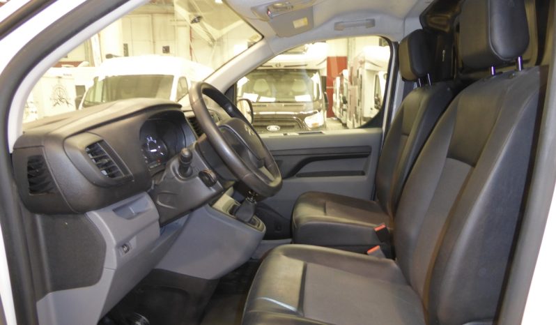 
								CITROEN JUMPY Talla M BlueHDi 100CV Confort lleno									