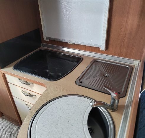 
								BURSTNER AVIANO I 684 INTEGRAL ALTA GAMA, CAMA FRANCESA + Generador lleno									