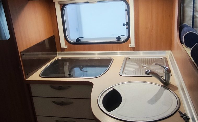 
								BURSTNER AVIANO I 684 INTEGRAL ALTA GAMA, CAMA FRANCESA + Generador lleno									
