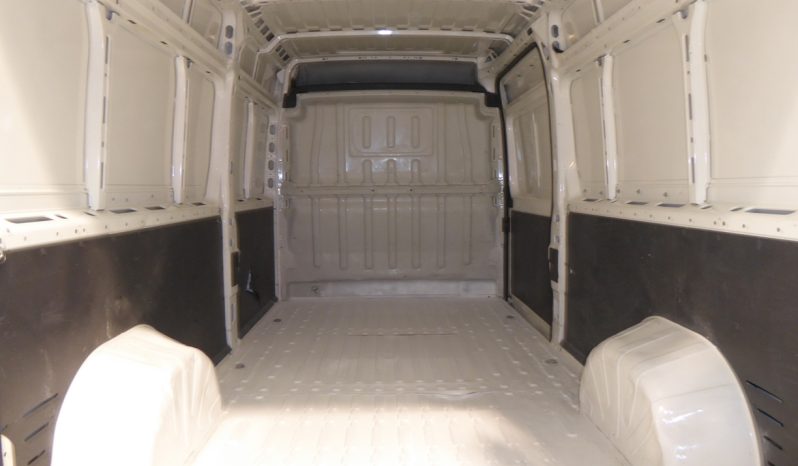 
								Peugeot Boxer BlueHDi 130CV Furgon 335 L3H2 lleno									