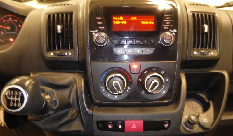 
								Peugeot Boxer BlueHDi 130CV Furgon 335 L3H2 lleno									