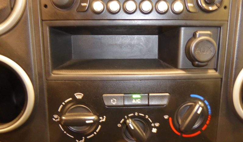 
								PEUGEOT Partner Furgon Confort L1 1.6 BlueHDi 75CV lleno									