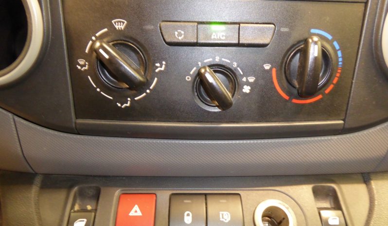 
								PEUGEOT Partner L1 1.6 HDi 75 CV lleno									