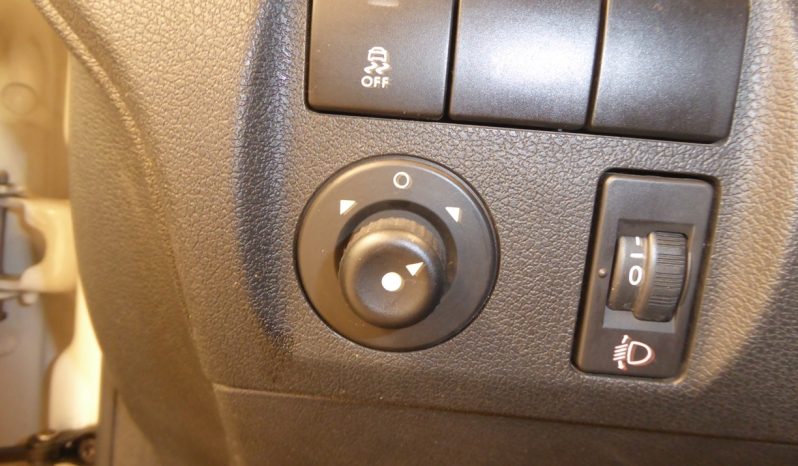 
								PEUGEOT Partner L1 1.6 HDi 75 CV lleno									