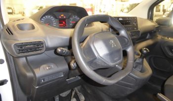 
									PEUGEOT Partner BlueHDi 100 CV lleno								