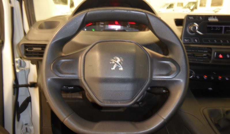 
								PEUGEOT Partner BlueHDi 100 CV lleno									