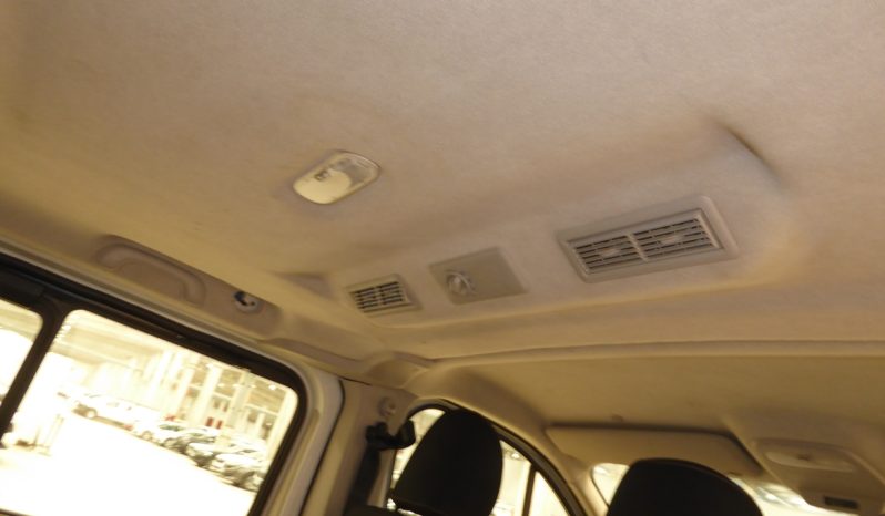 
								Renault Trafic Combi 6 Energy dCi 125 CV lleno									