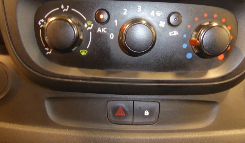 
								Renault Trafic Combi 6 Energy dCi 125 CV lleno									