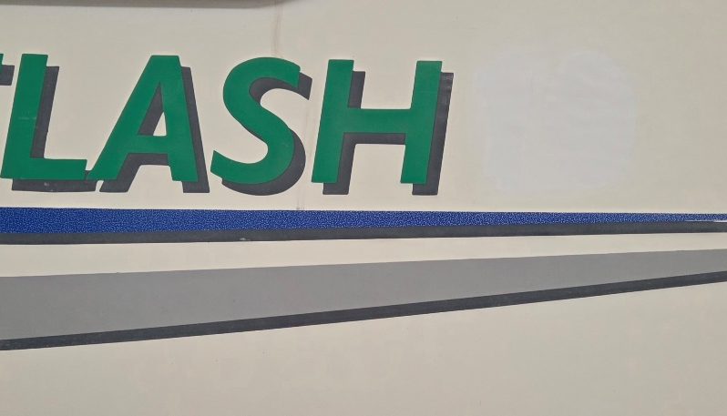 
								CHAUSSON FLASH PERFILADA CAMA TRANSVERSAL AMPLIO GARAJE lleno									