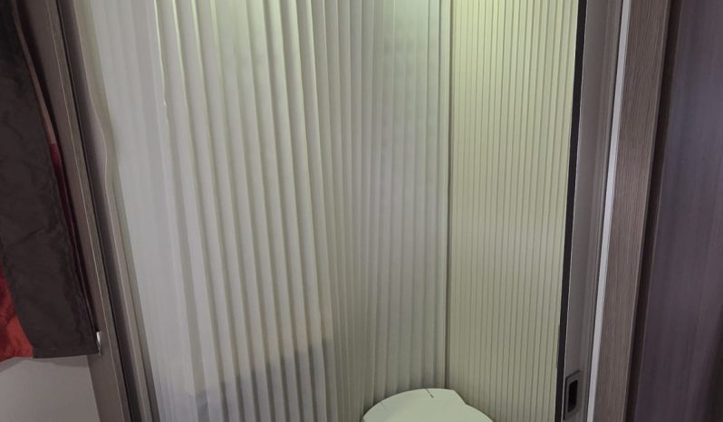 
								CHALLENGER QUARZ 278EB PERFILADA CAMA ISLA, SOLO 6,50 MTS. POCOS KMS lleno									