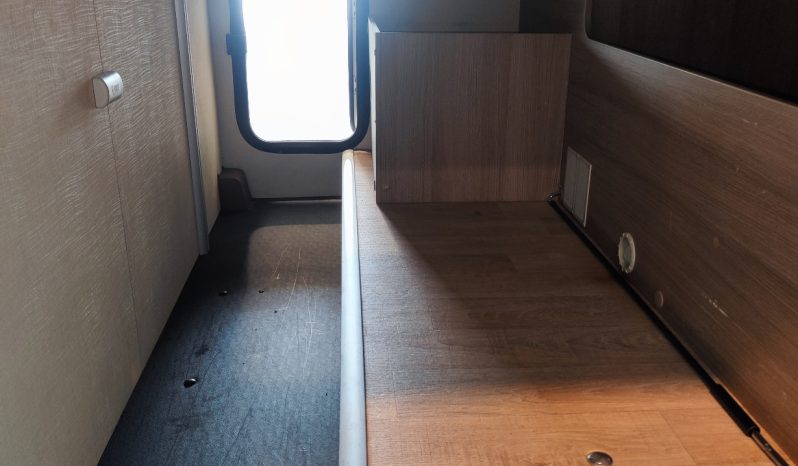 
								CHALLENGER QUARZ 278EB PERFILADA CAMA ISLA, SOLO 6,50 MTS. POCOS KMS lleno									