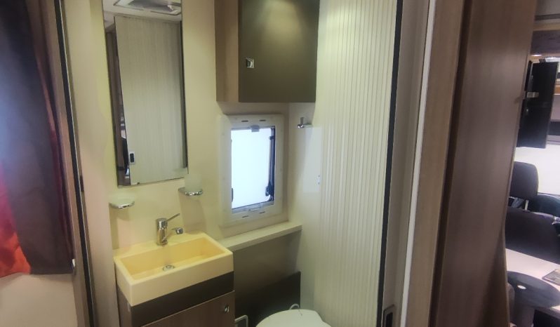 
								CHALLENGER QUARZ 278EB PERFILADA CAMA ISLA, SOLO 6,50 MTS. POCOS KMS lleno									
