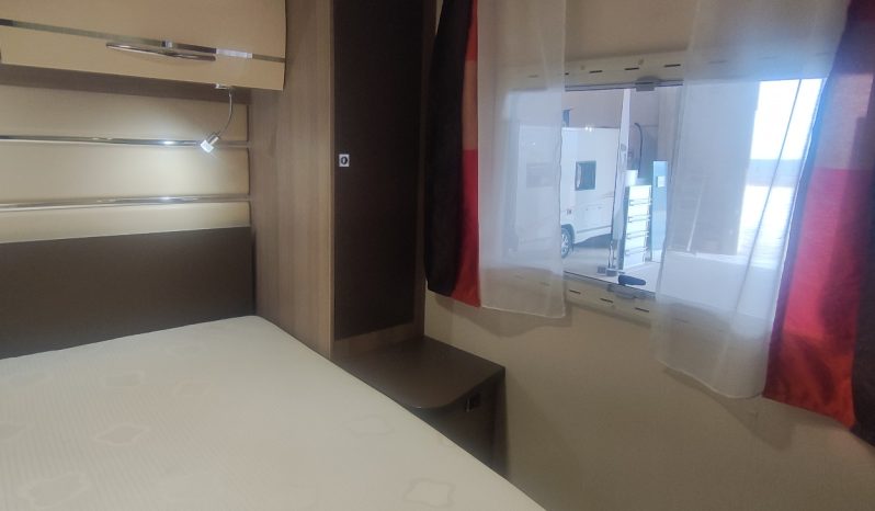 
								CHALLENGER QUARZ 278EB PERFILADA CAMA ISLA, SOLO 6,50 MTS. POCOS KMS lleno									