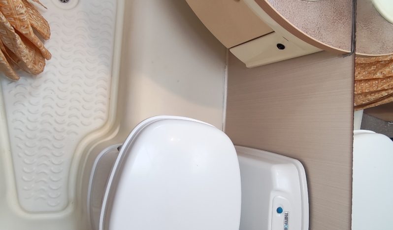 
								CHAUSSON FLASH PERFILADA CAMA TRANSVERSAL AMPLIO GARAJE lleno									
