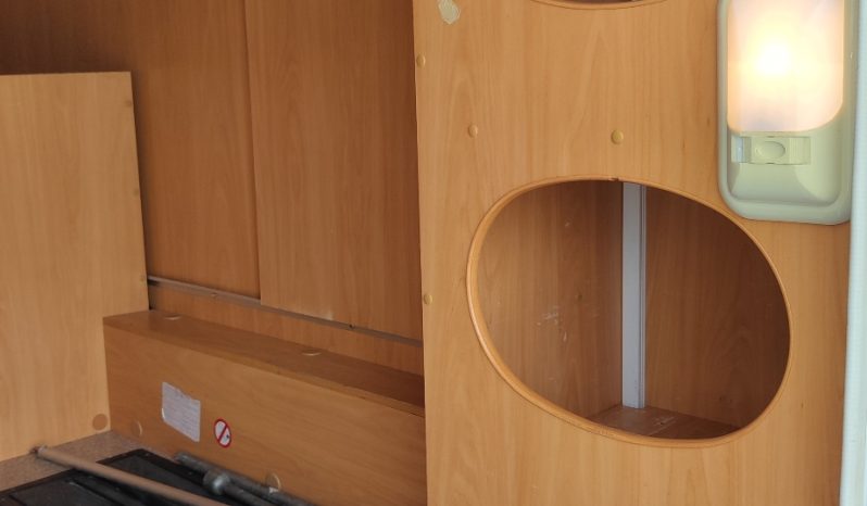 
								CHAUSSON FLASH PERFILADA CAMA TRANSVERSAL AMPLIO GARAJE lleno									