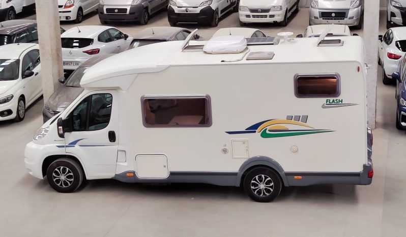 
								CHAUSSON FLASH PERFILADA CAMA TRANSVERSAL AMPLIO GARAJE lleno									