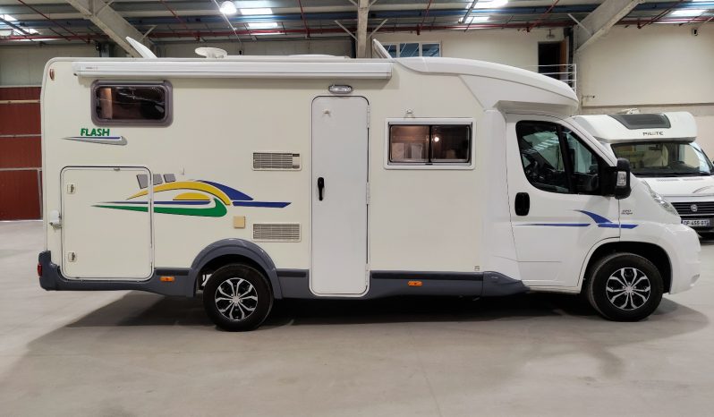 
								CHAUSSON FLASH PERFILADA CAMA TRANSVERSAL AMPLIO GARAJE lleno									