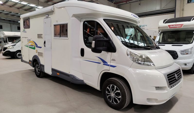 
								CHAUSSON FLASH PERFILADA CAMA TRANSVERSAL AMPLIO GARAJE lleno									