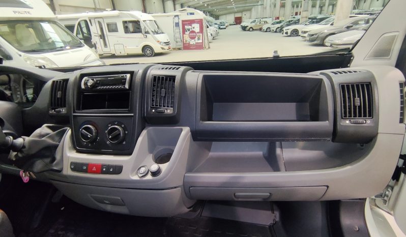 
								CHAUSSON FLASH PERFILADA CAMA TRANSVERSAL AMPLIO GARAJE lleno									
