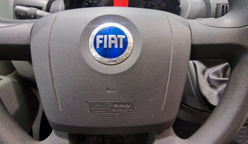 
								CHAUSSON FLASH PERFILADA CAMA TRANSVERSAL AMPLIO GARAJE lleno									