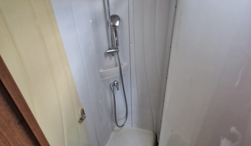 
								BURSTNER NEXXO T 685/7 FIAT DUCATO 3.0 180 CVS PERFILADA CAMA ISLA 6,85 mts ALTA GAMA lleno									