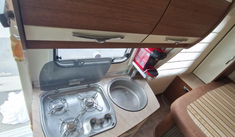 
								BURSTNER NEXXO T 685/7 FIAT DUCATO 3.0 180 CVS PERFILADA CAMA ISLA 6,85 mts ALTA GAMA lleno									
