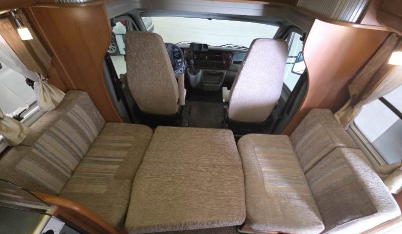 PILOTE EXPLORATEUR P 715 3.0 150 CVS 6.VEL. CAMA ISLA + GENERADOR
